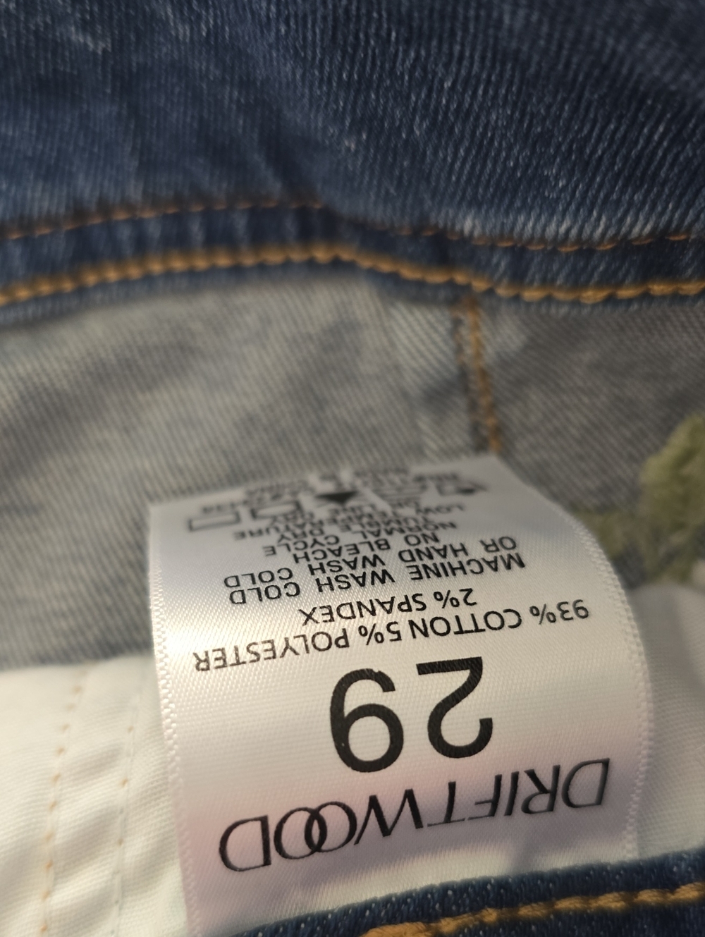 Driftwood Olivia Cargo- Wide Leg Strawberry Denim Jeans. Size 29. EUC - Picture 5 of 6